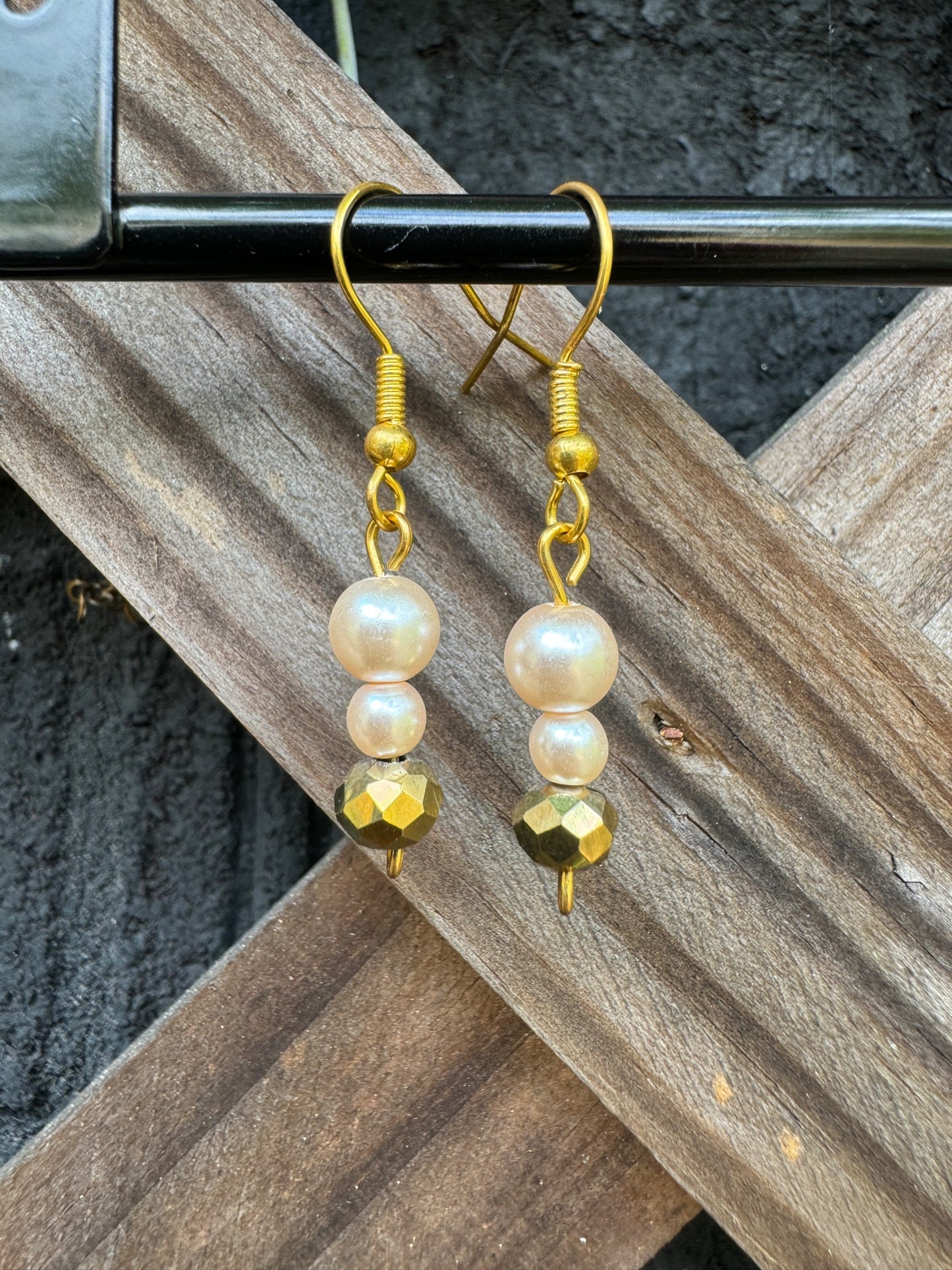 Pearly Gold Earrings